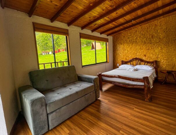 Cama principal y Sofa Cama Cabaña Premium